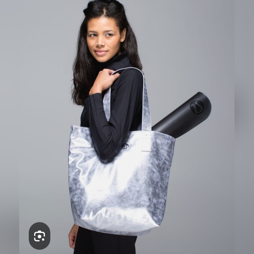 lululemon athletica Silver Mantra Tote In Early Blue.